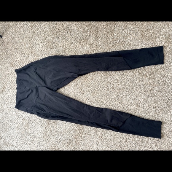 Black Lululemon Tights, size 6. Perfect for the gym or on the go. - Picture 1 of 4